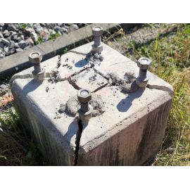 BETONAMIT® 5 kg vreča – Neeksplozivno raztezno sredstvo, idealno za varno in učinkovito rušenje skal, betona in armiranega betona. Popolna izbira za manjše projekte 9